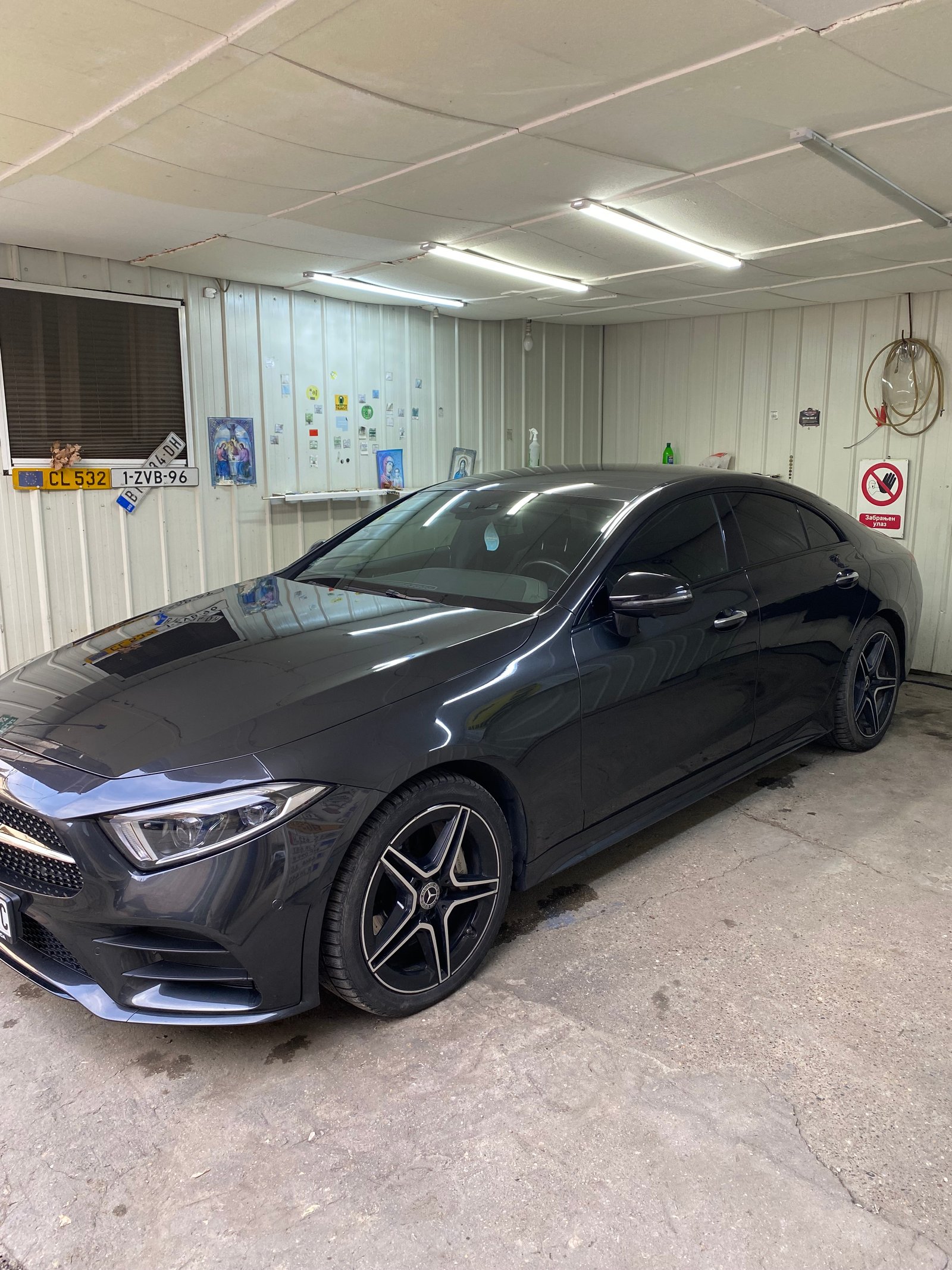 Automobil nakon kompletnog detailinga